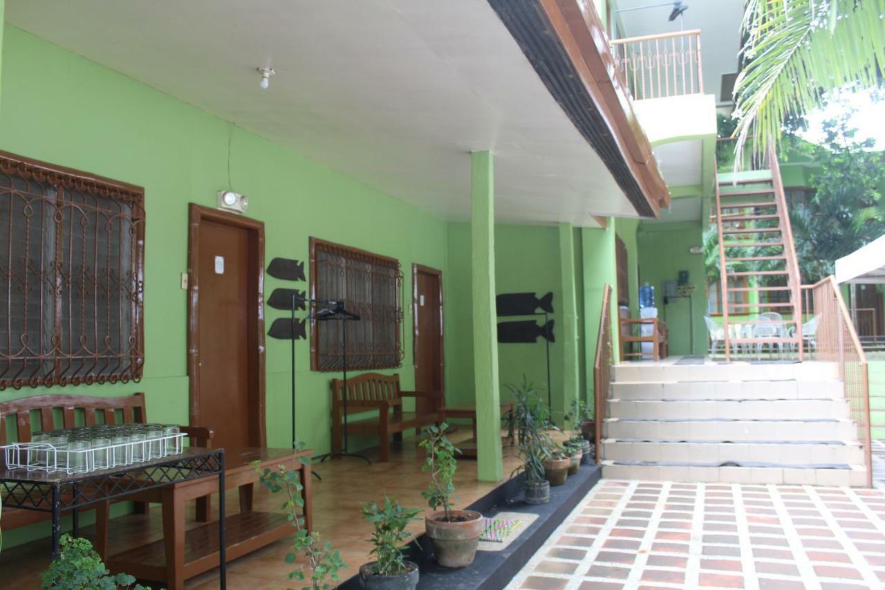 Coron Town Traveller'S Dormitory 외부 사진
